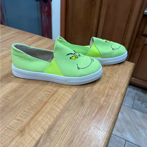 Women’s Green Grinch Slip-On Shoes - Picture 2 of 5